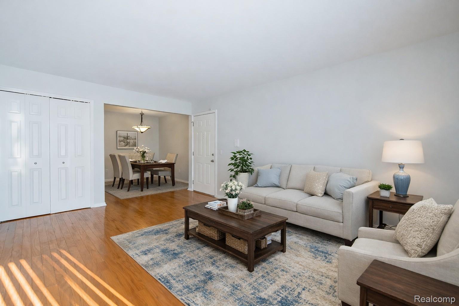 2440 Parmenter Boulevard Property Photo 23