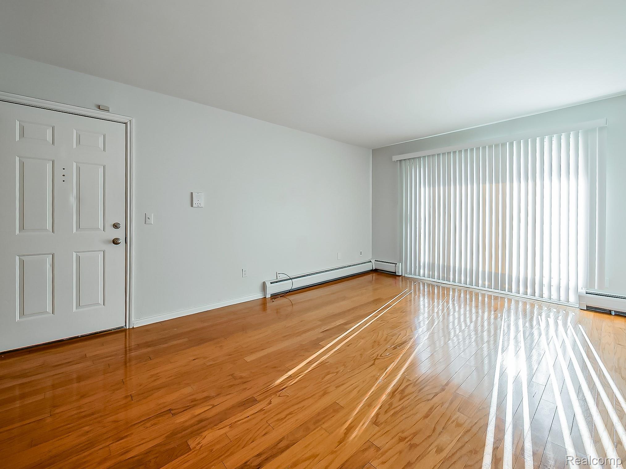 2440 Parmenter Boulevard Property Photo 24
