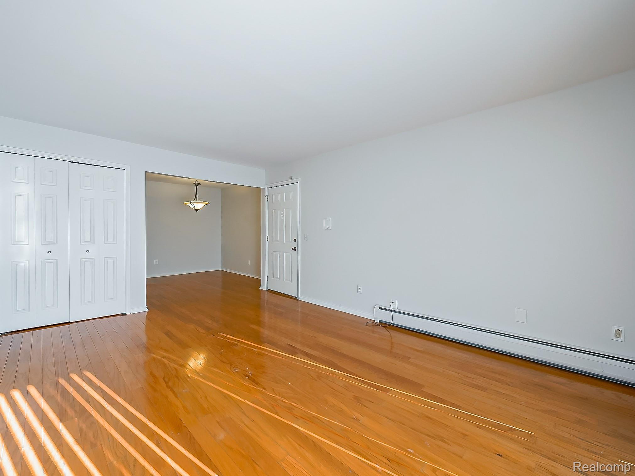 2440 Parmenter Boulevard Property Photo 25