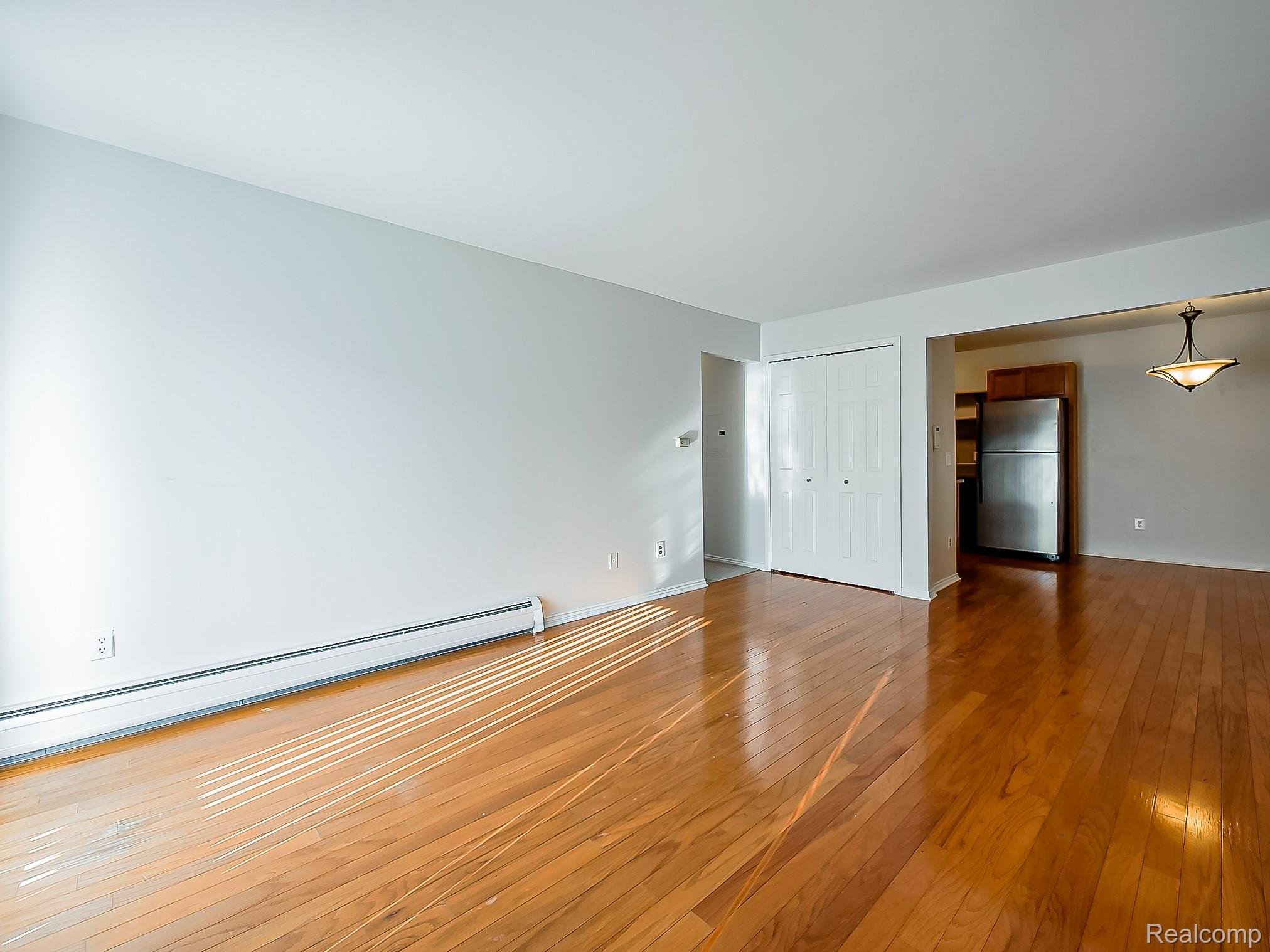 2440 Parmenter Boulevard Property Photo 26