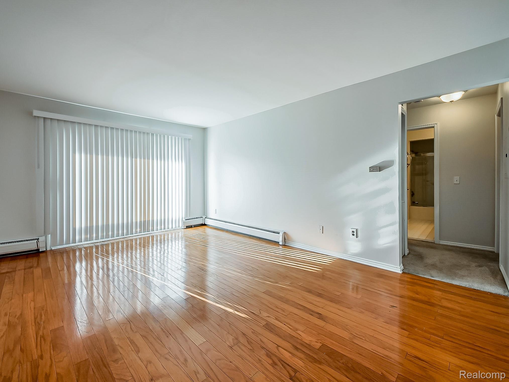 2440 Parmenter Boulevard Property Photo 27