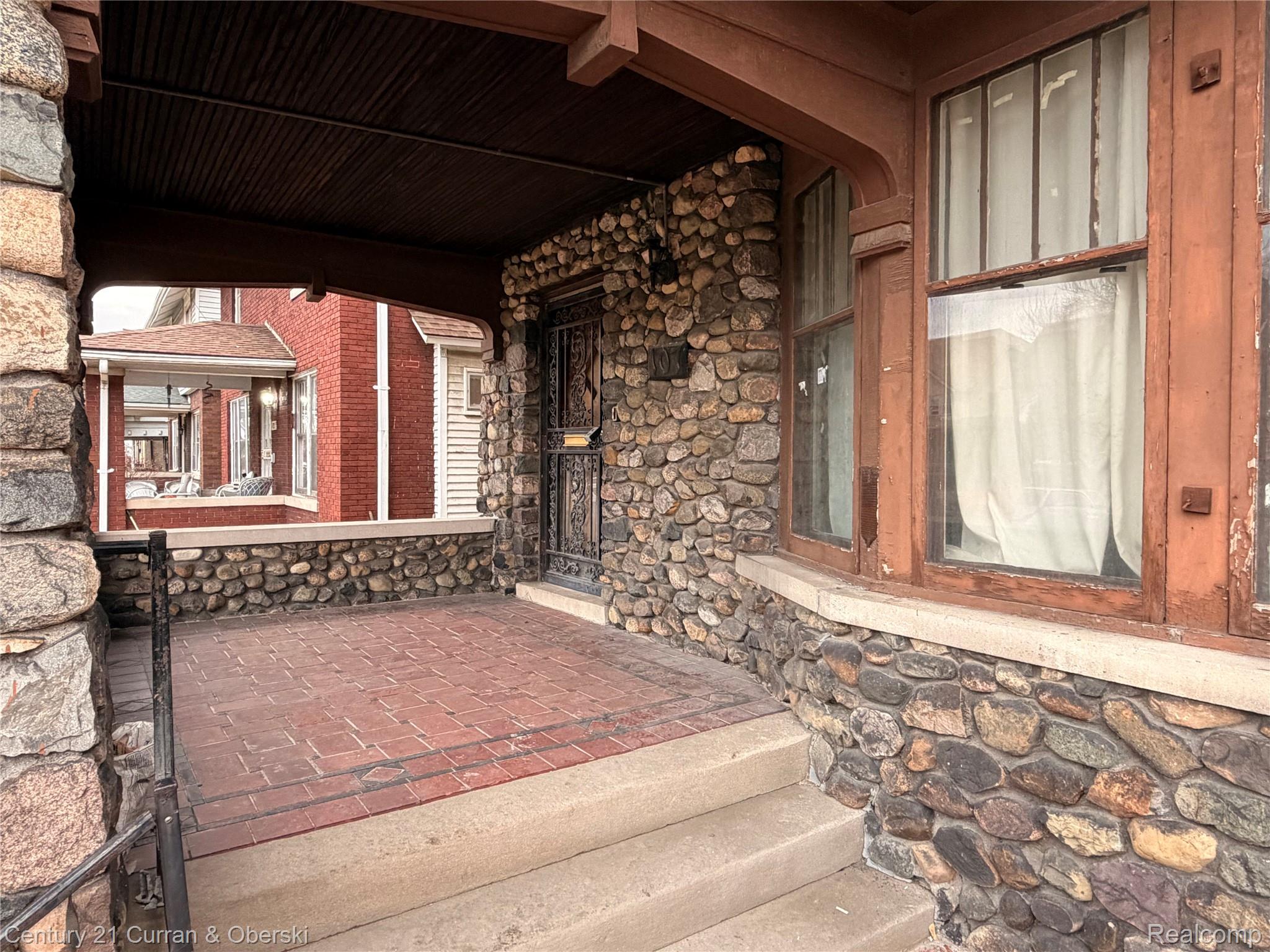 107 Mclean Street Property Photo 2