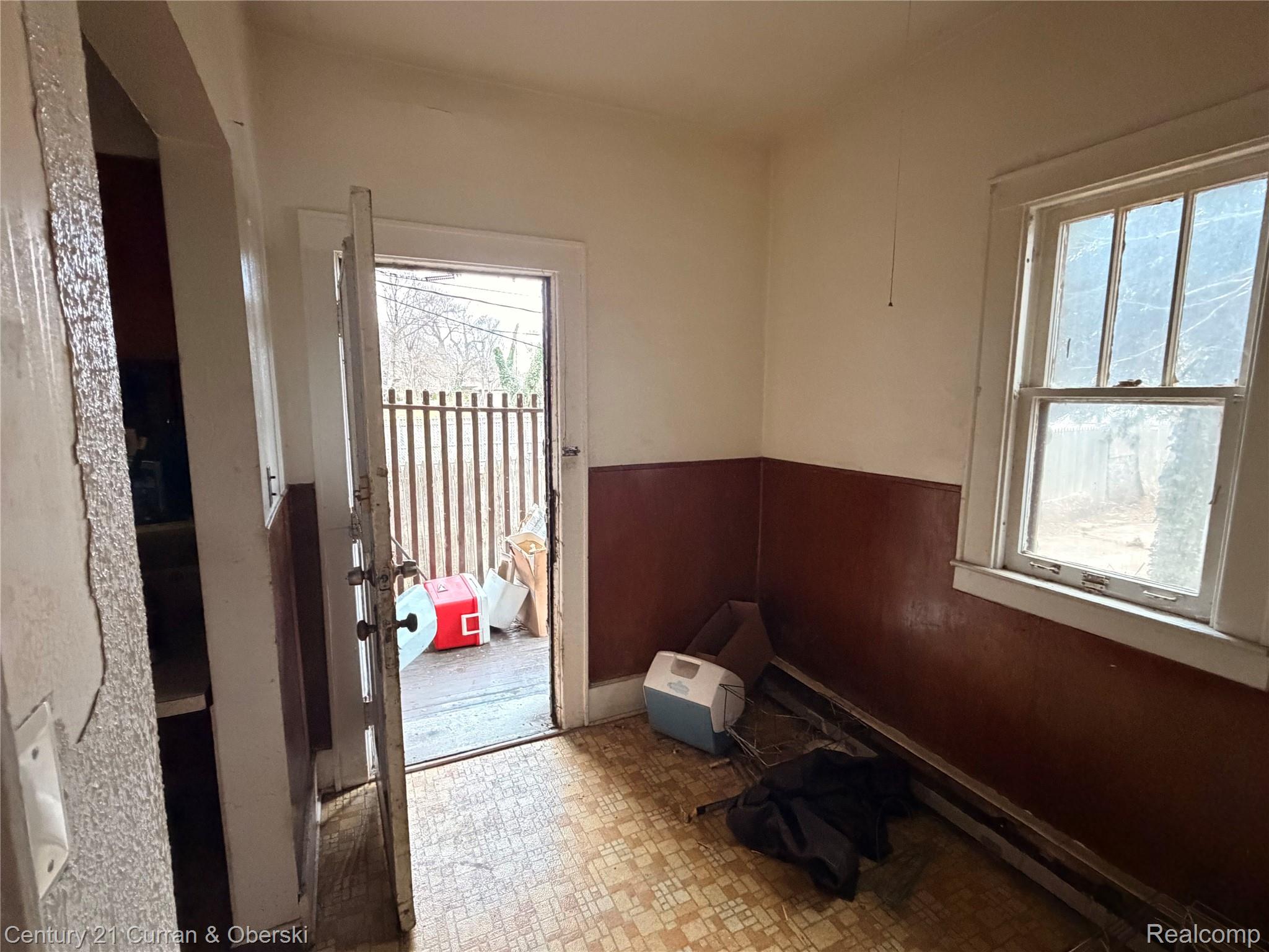 107 Mclean Street Property Photo 6