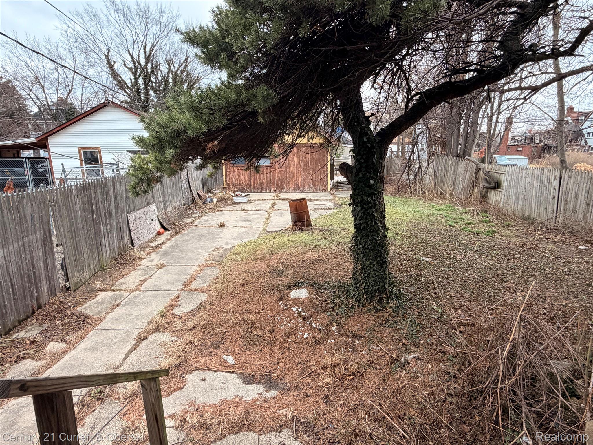 107 Mclean Street Property Photo 35