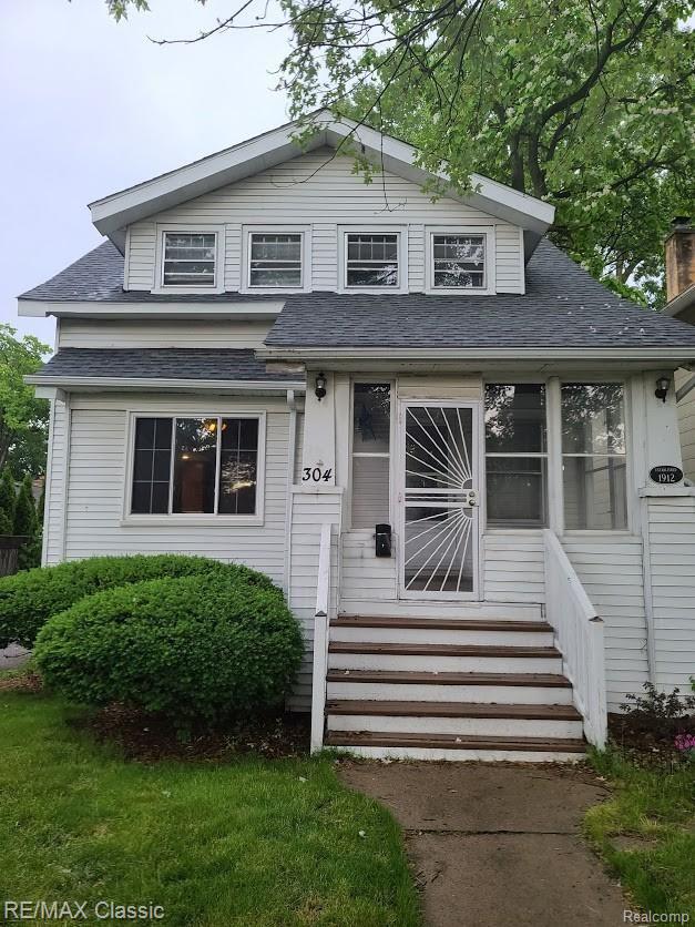 304 Baker Street Property Photo 4