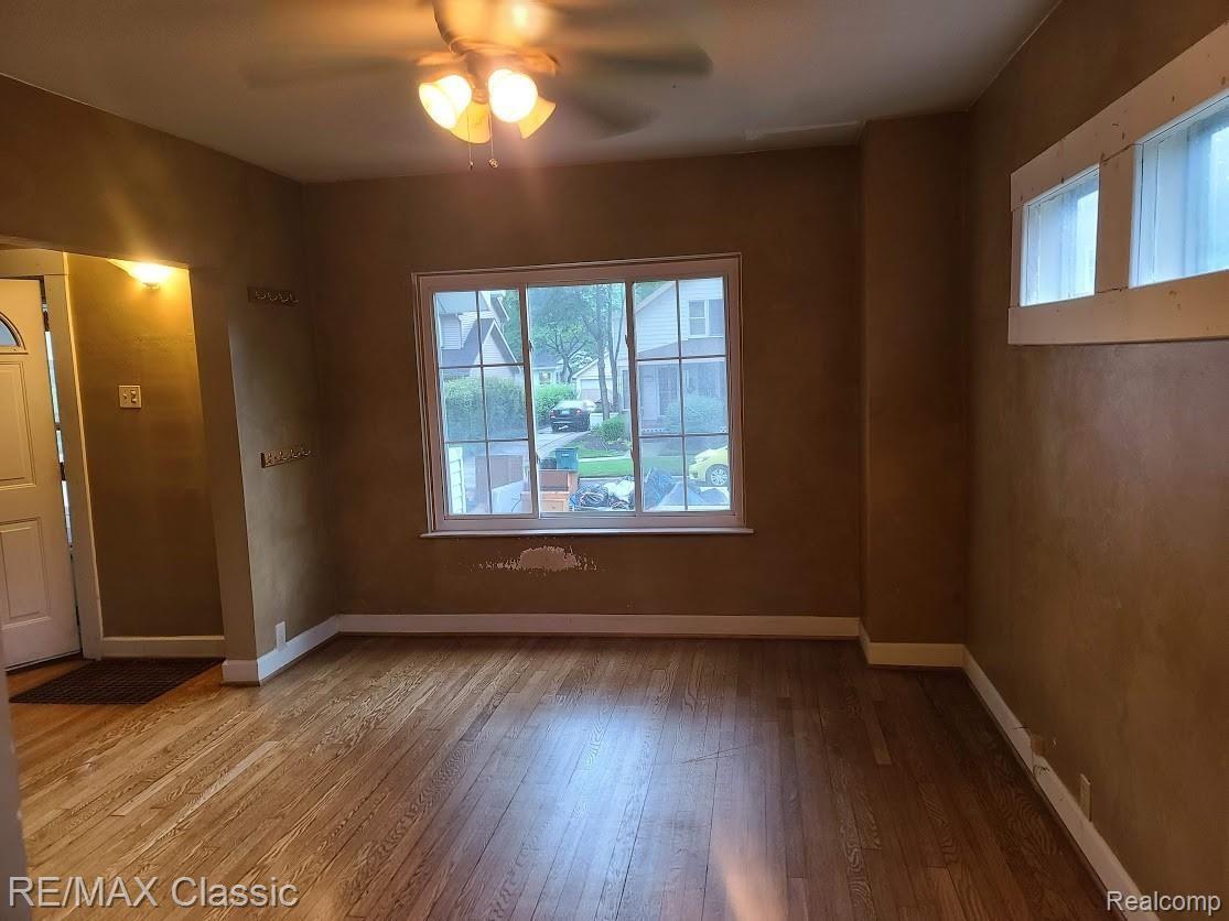 304 Baker Street Property Photo 8