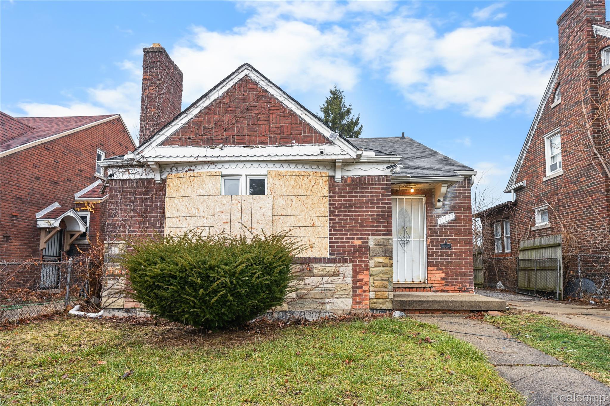 11137 E Outer Drive Property Photo 1