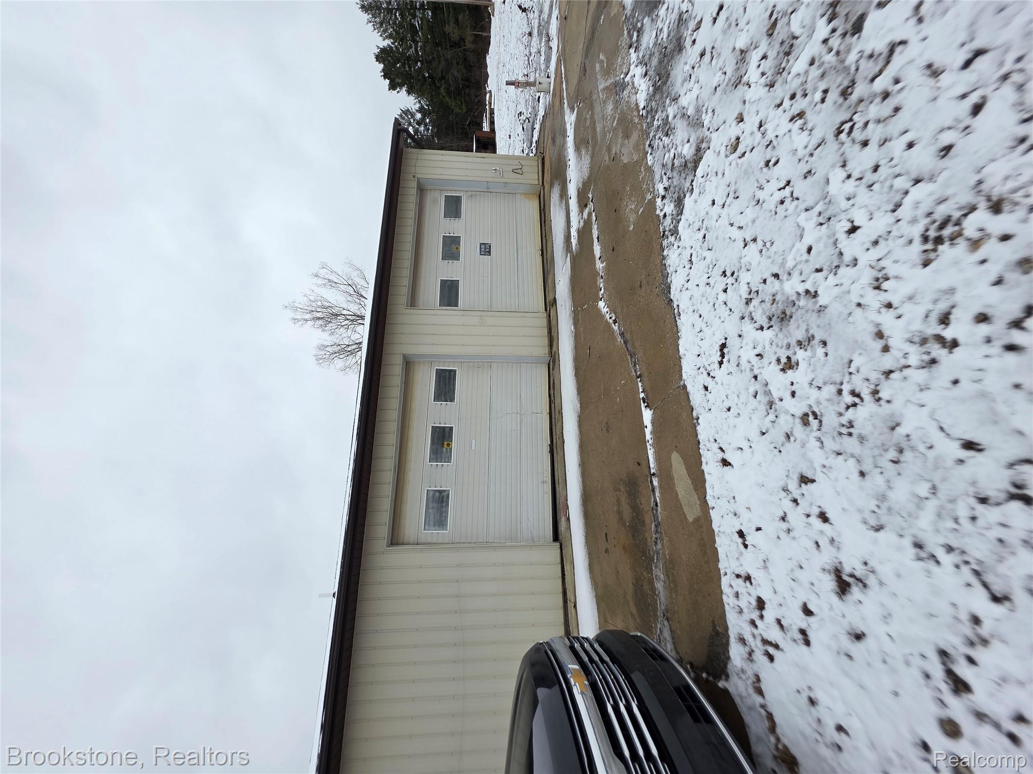 7435 N Dort Highway Property Photo 2