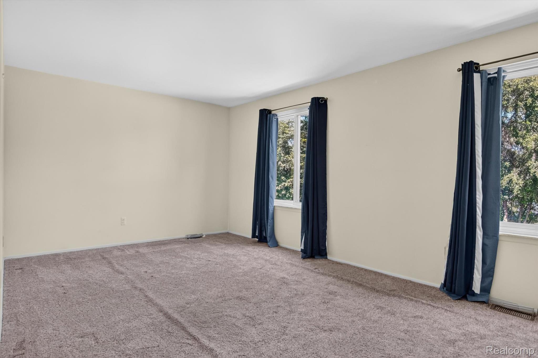 24570 Quad Park Lane Property Photo 11