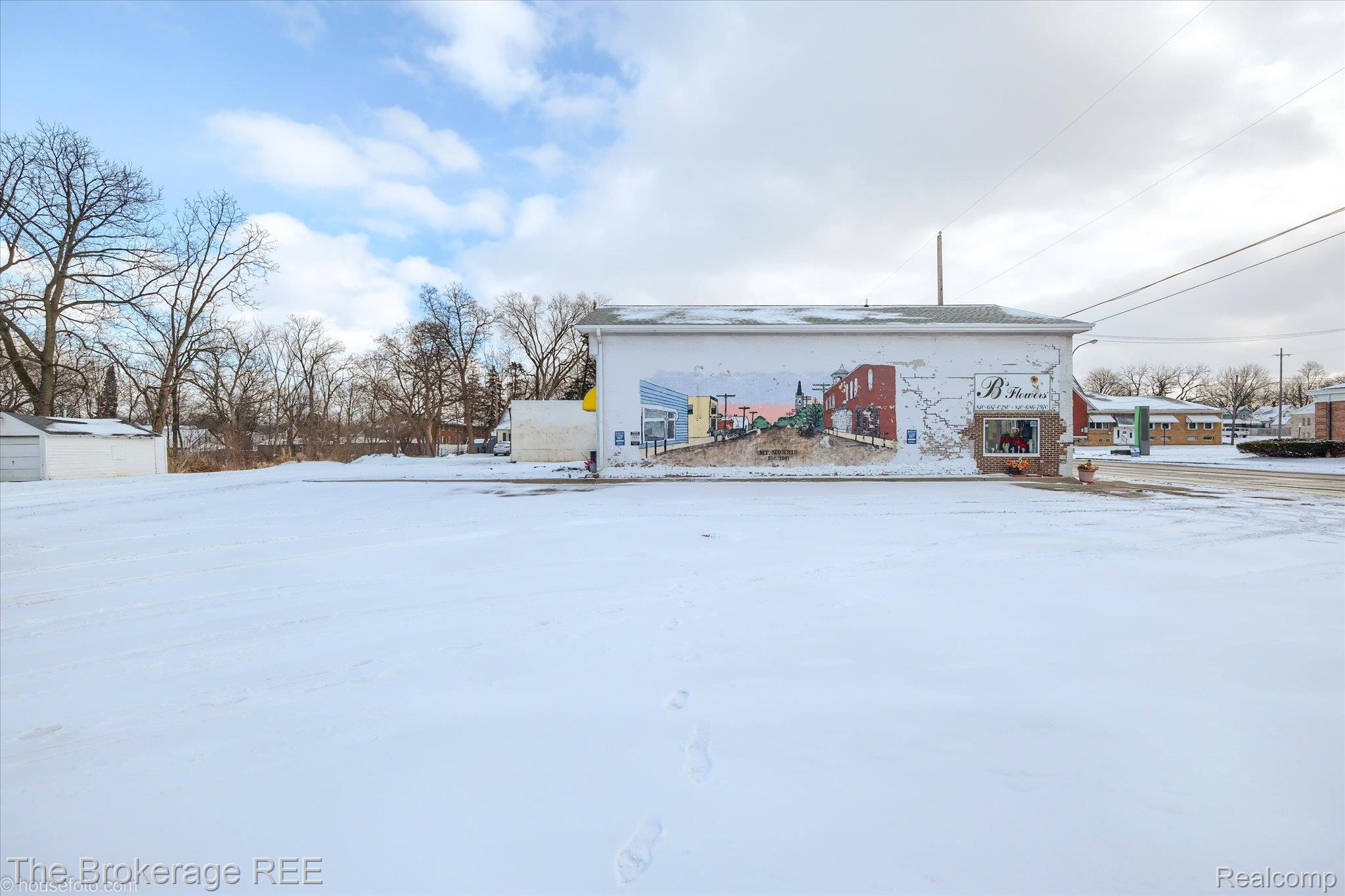 755 E Mount Morris Street Property Photo 6