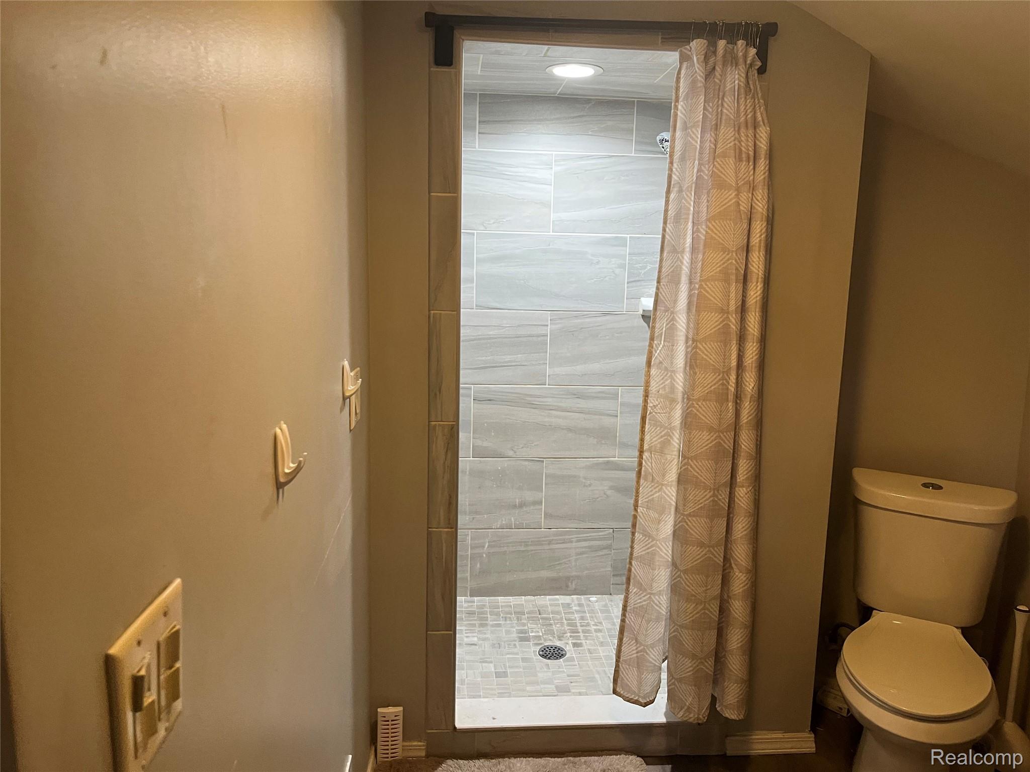 8054 Potomac Property Photo 18