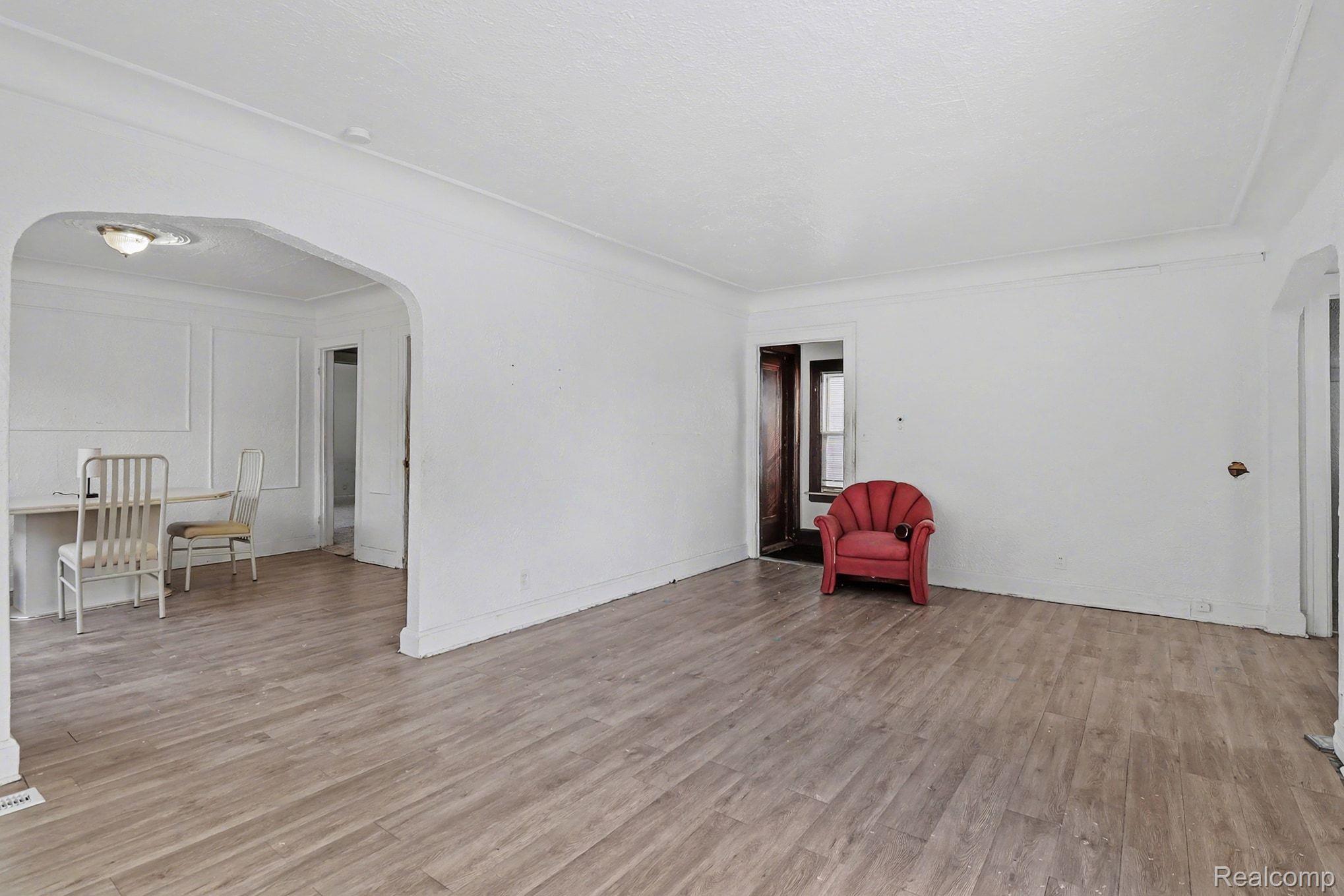10336 W Point Street Property Photo 4
