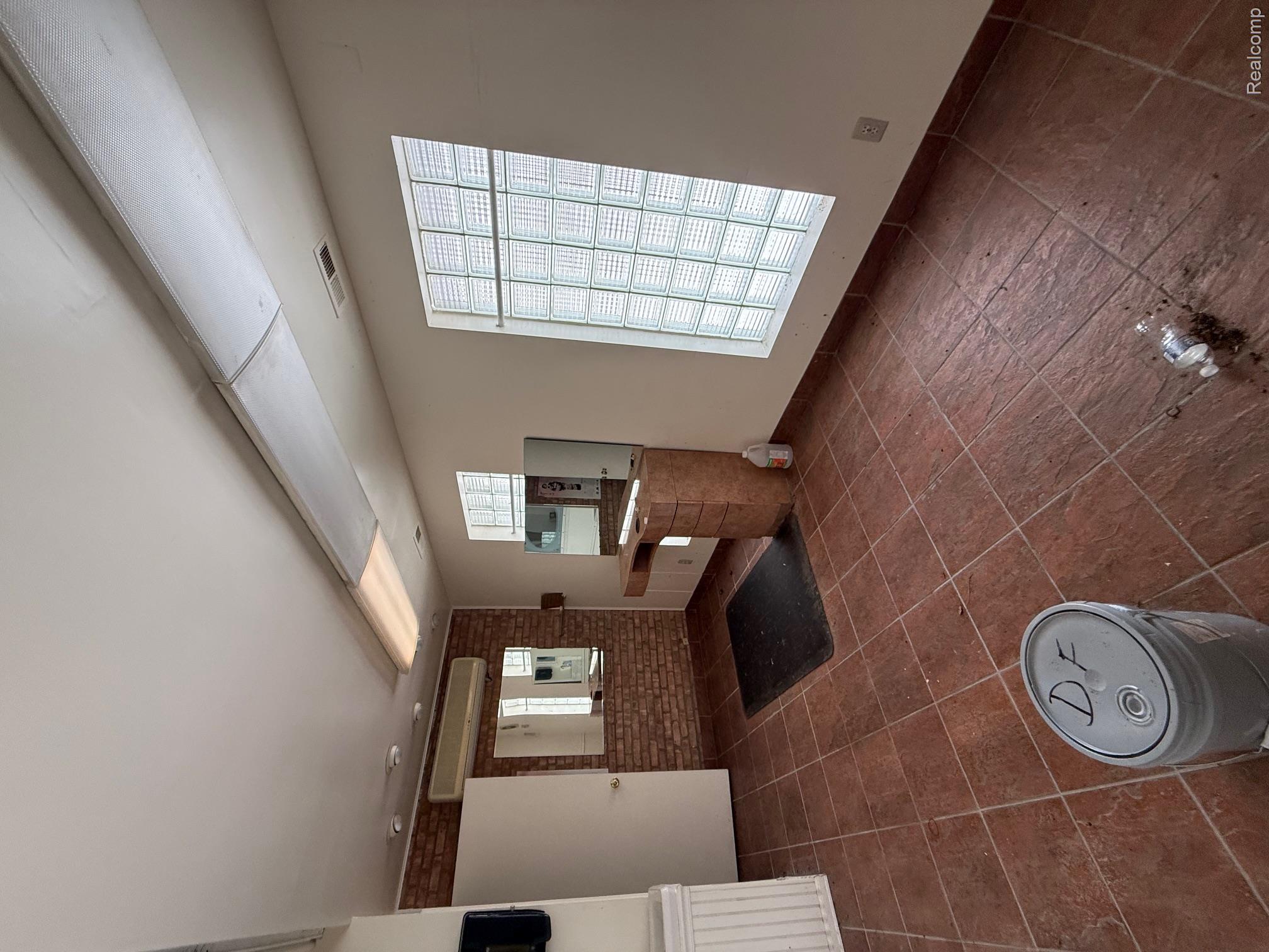 595 Orchard Lake Road Property Photo 4