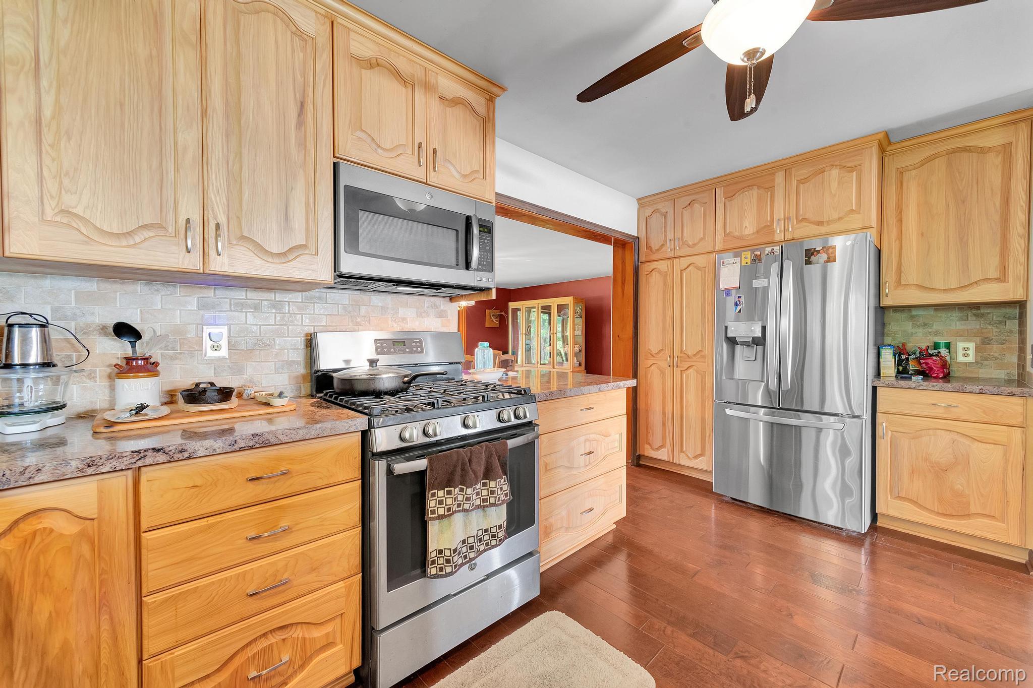 429 Edgewater Property Photo 13