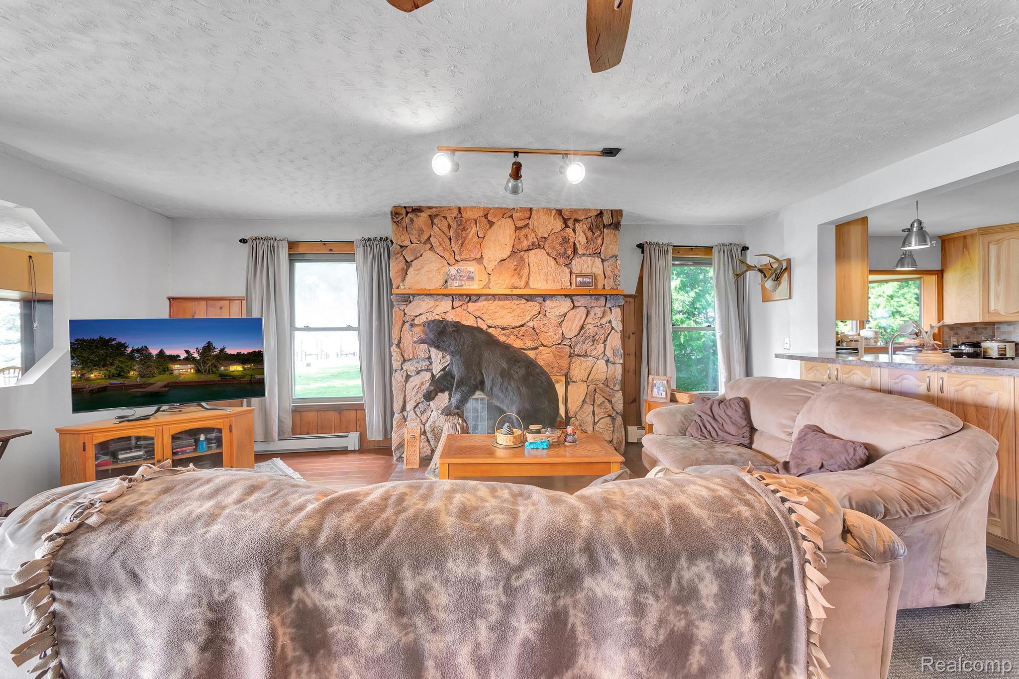429 Edgewater Property Photo 15