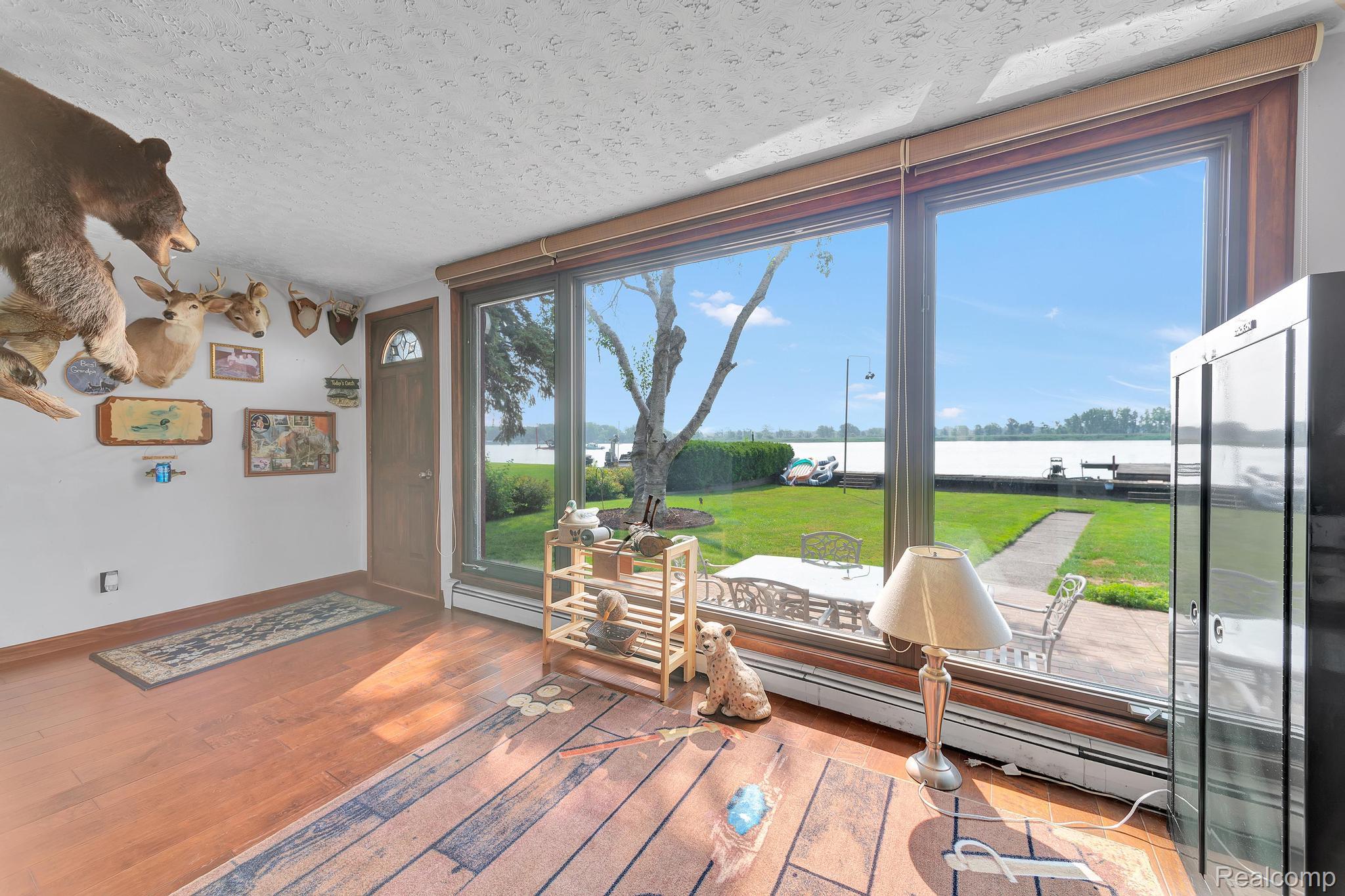 429 Edgewater Property Photo 17