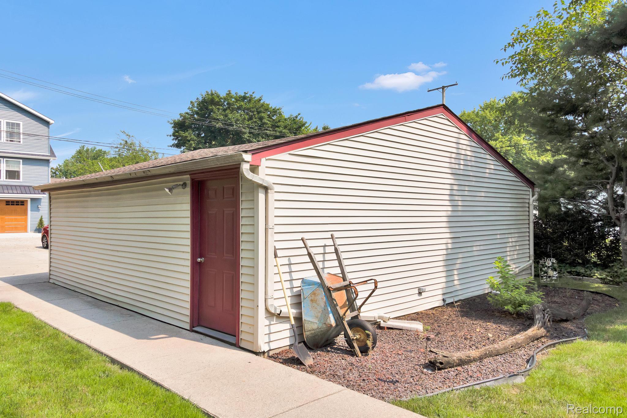 429 Edgewater Property Photo 30