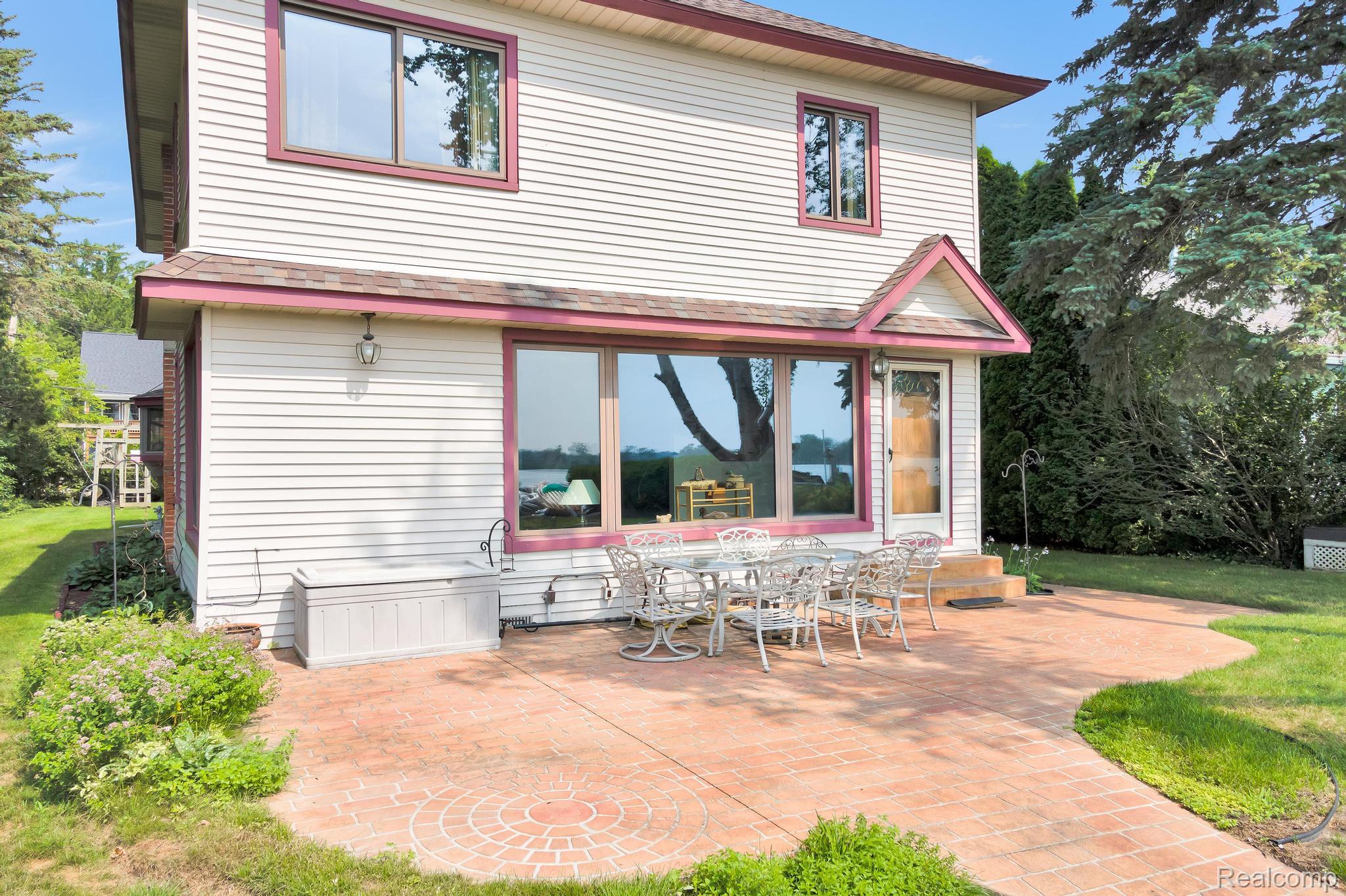 429 Edgewater Property Photo 37