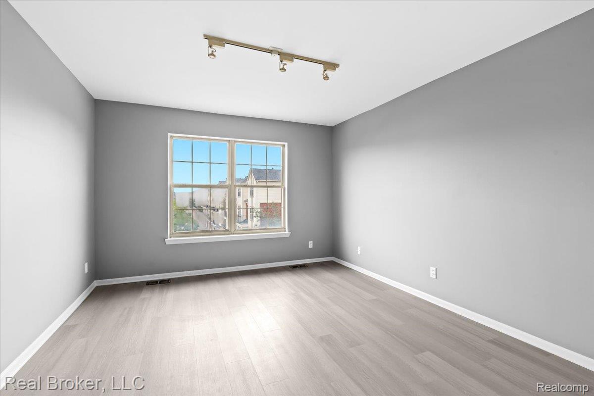 1546 Devon Lane Property Photo 20