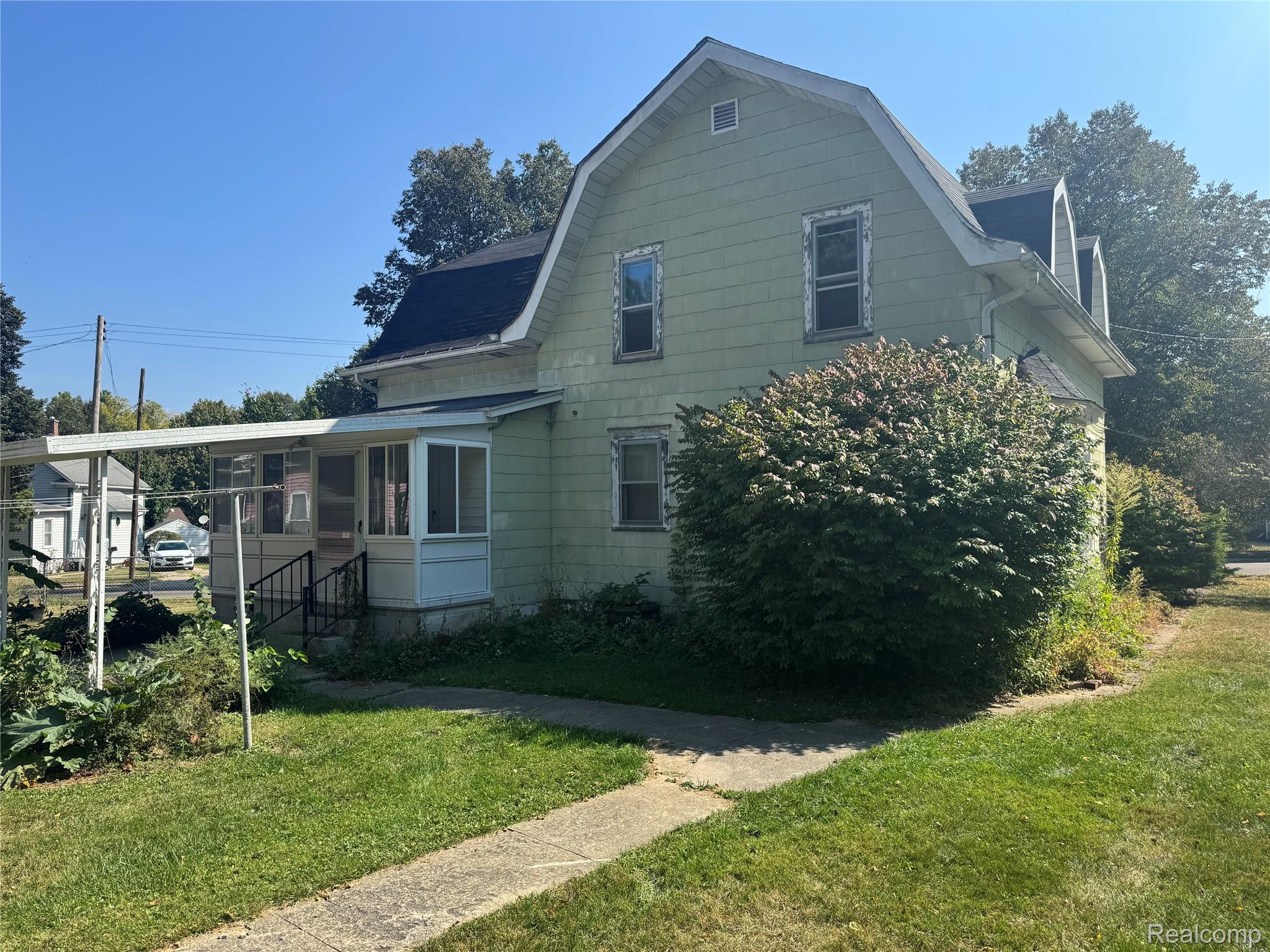 333 Greenly Street Property Photo 2