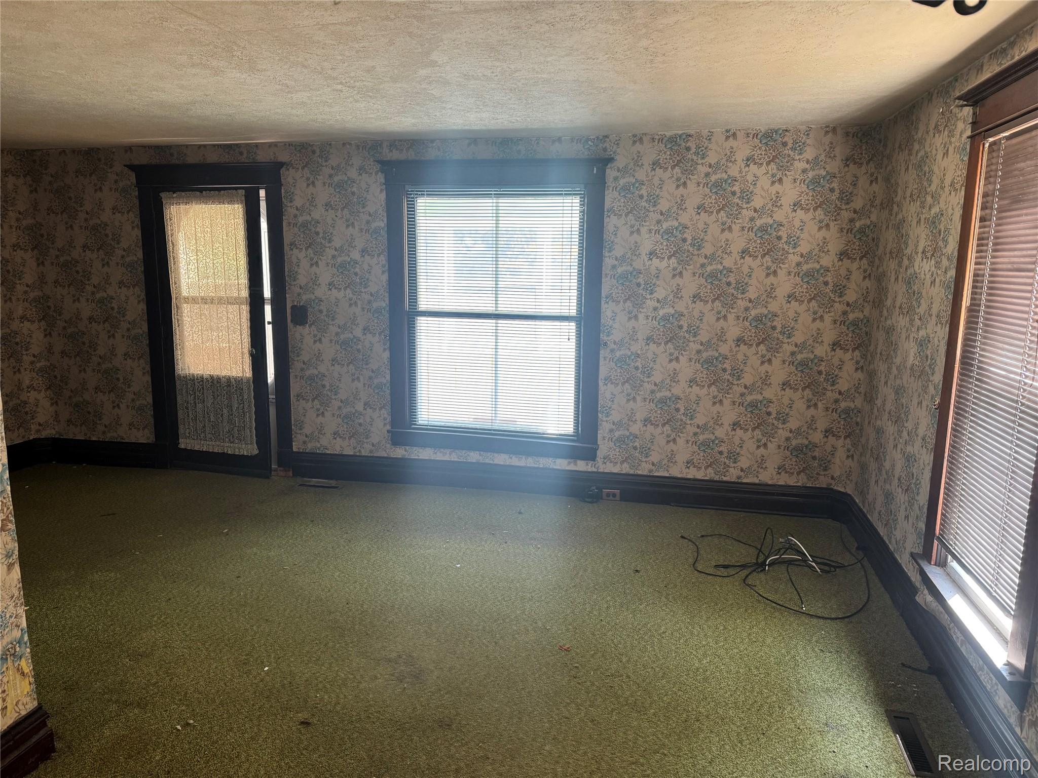 333 Greenly Street Property Photo 6