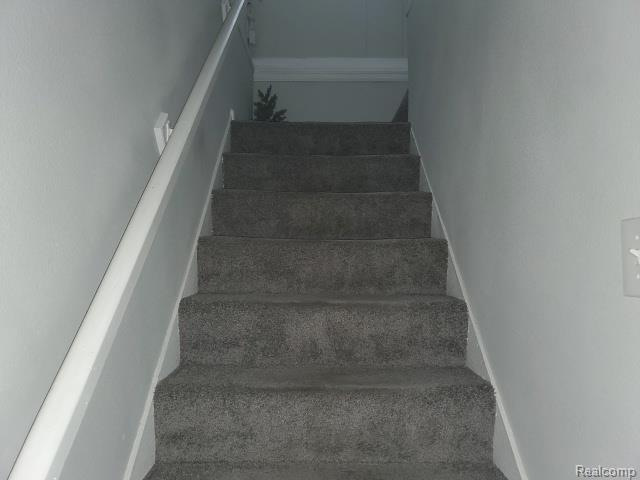 7407 Rosemont Avenue Property Photo 3