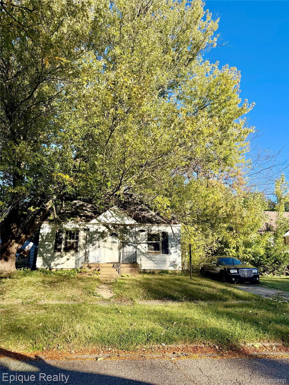 2514 Trumbull Avenue Property Photo 1