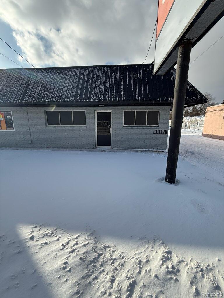3318-3320 S Cedar St Property Photo 3