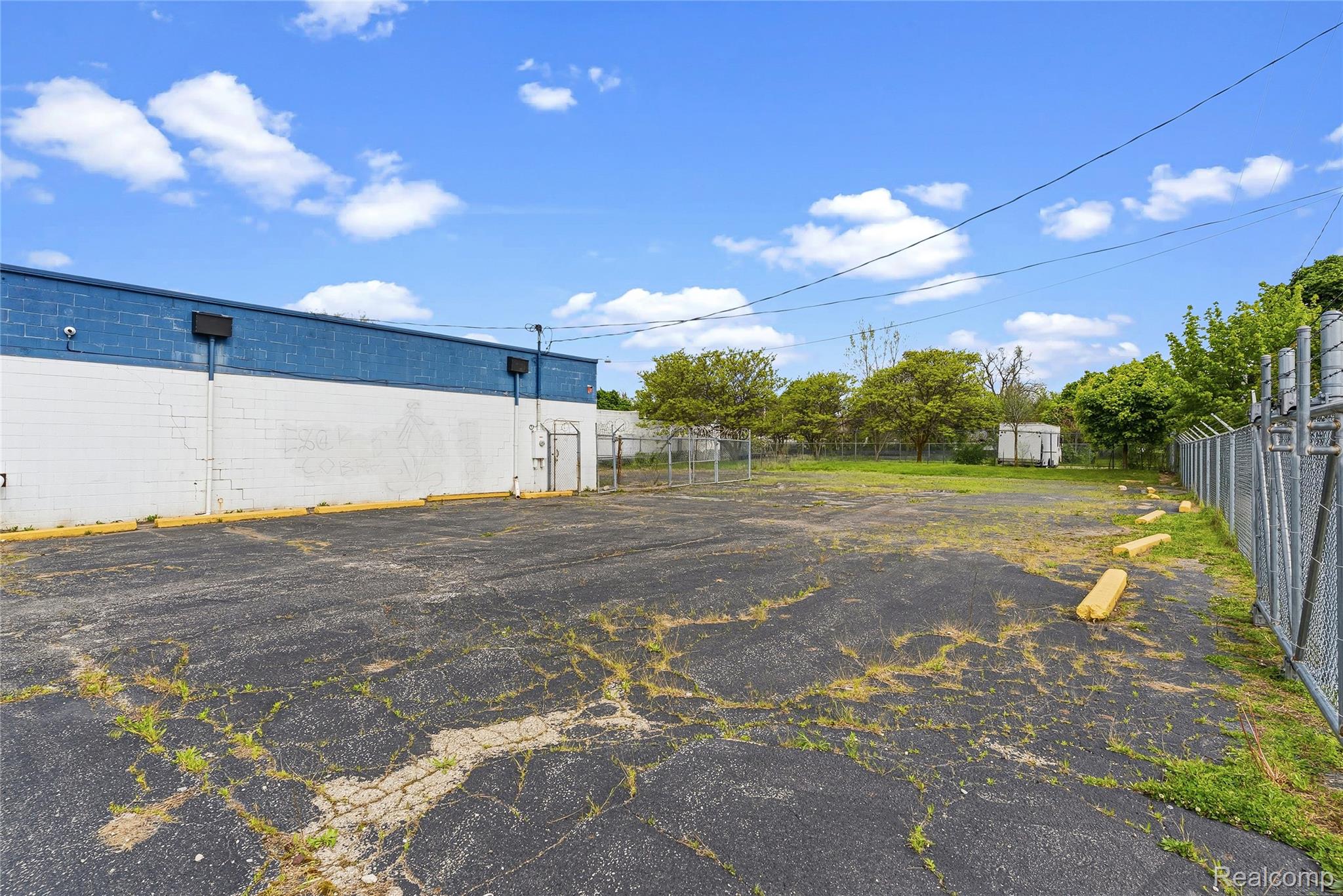 1917 Davison Road Property Photo 3