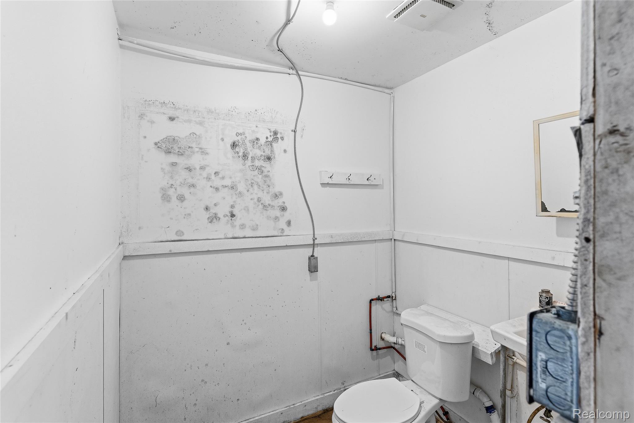 1917 Davison Road Property Photo 15