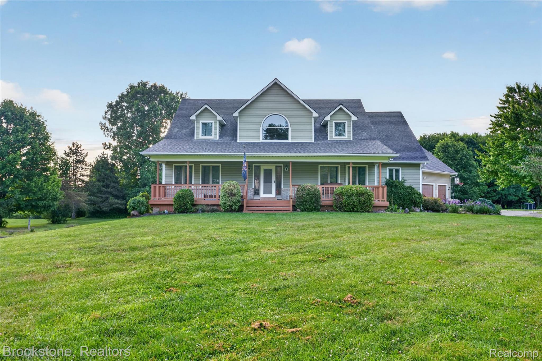5163 Country Squire Road Property Photo 1
