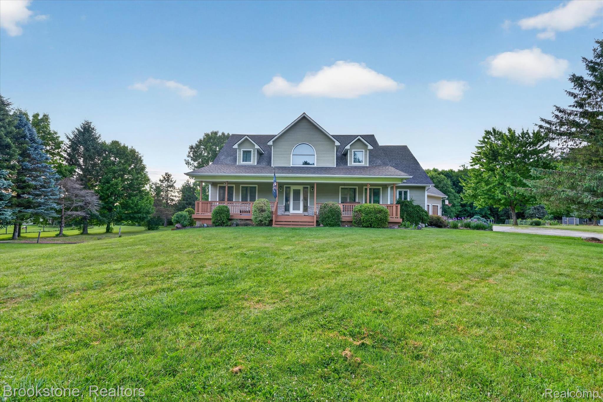 5163 Country Squire Road Property Photo 2