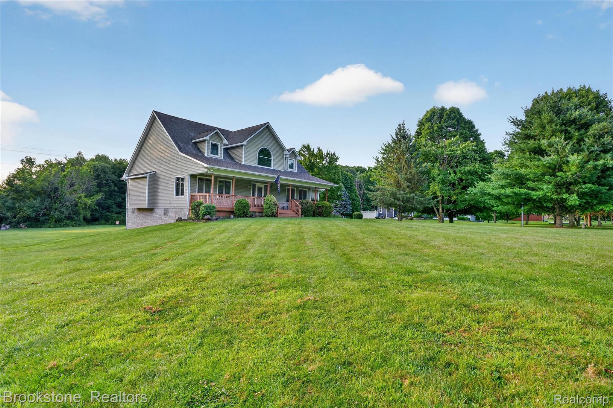 5163 Country Squire Road Property Photo 3