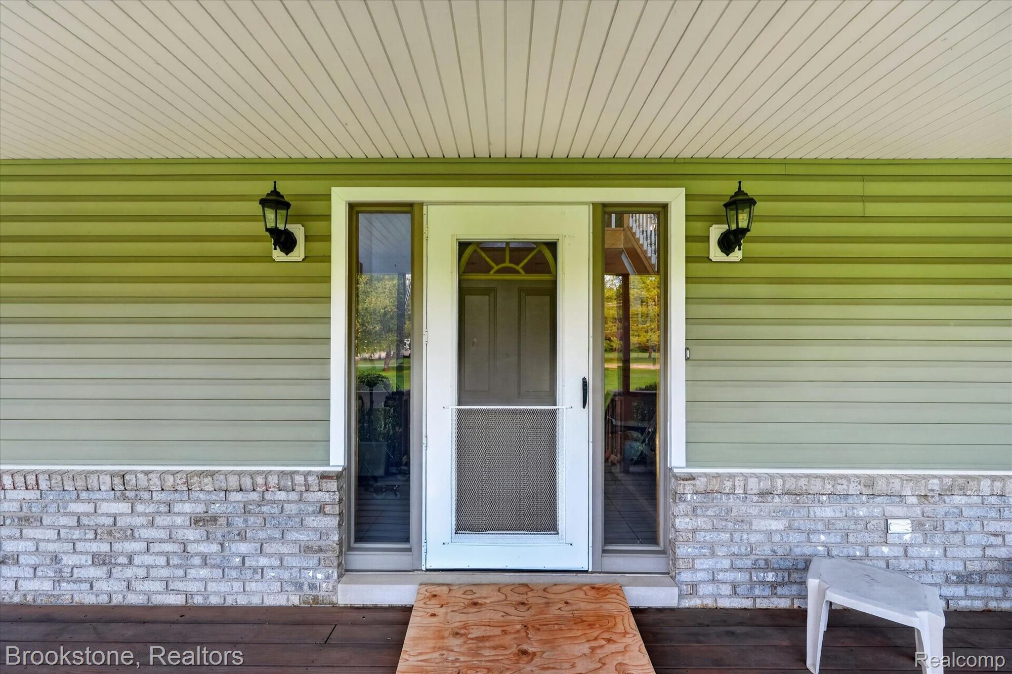 5163 Country Squire Road Property Photo 6