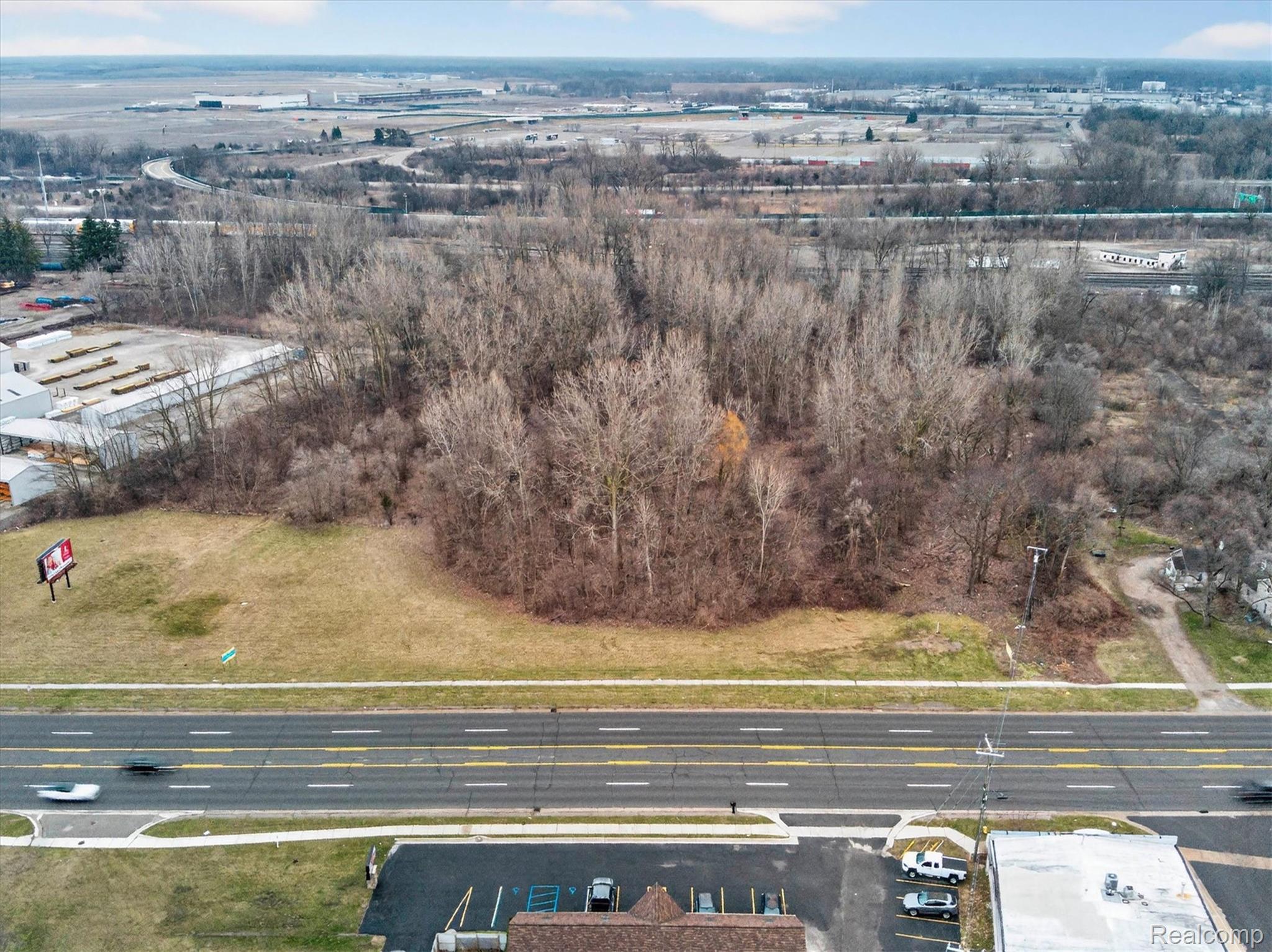 2750 E Michigan Avenue Property Photo 4