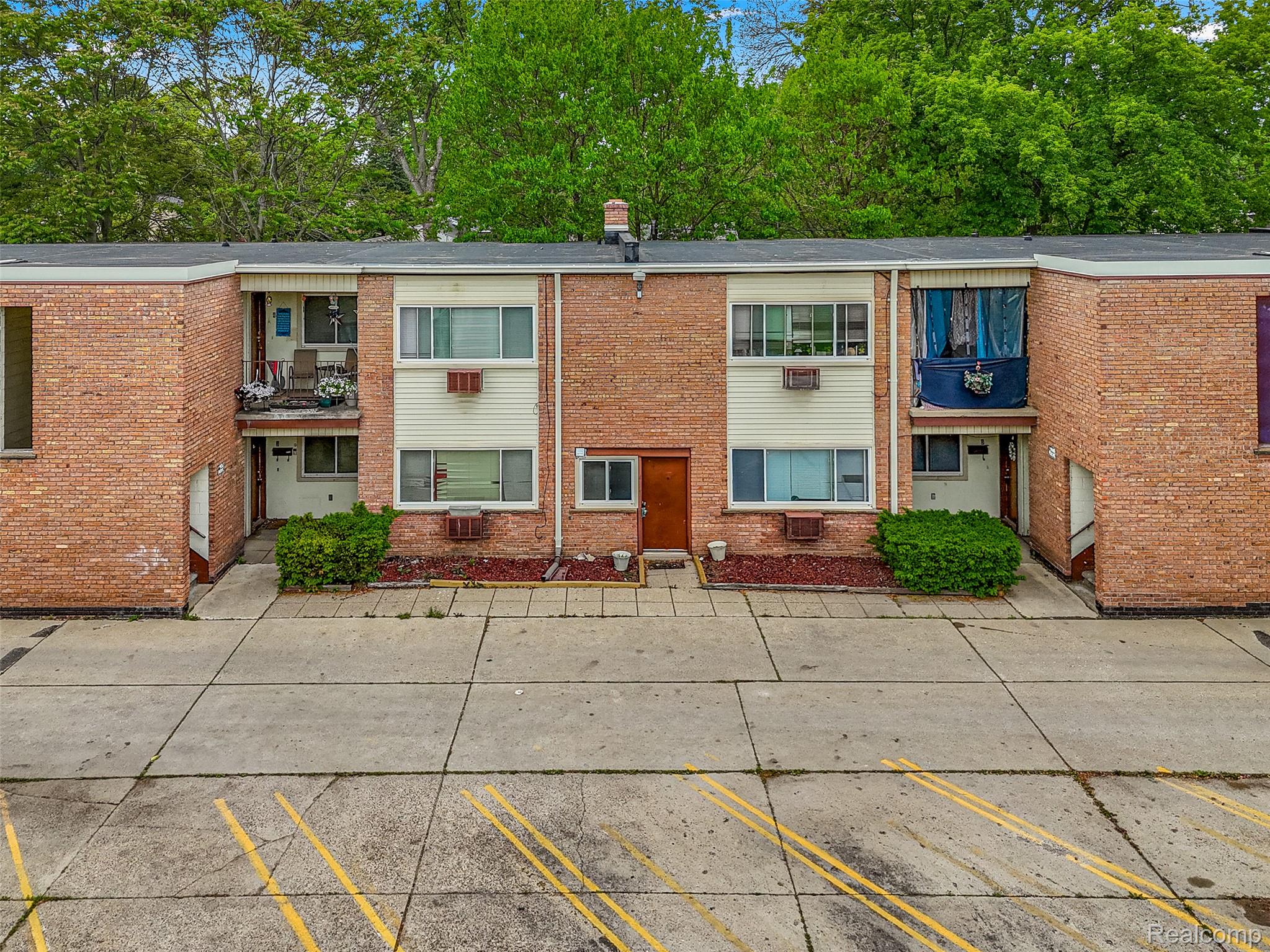 5701-5707 Woodward Street Property Photo 2