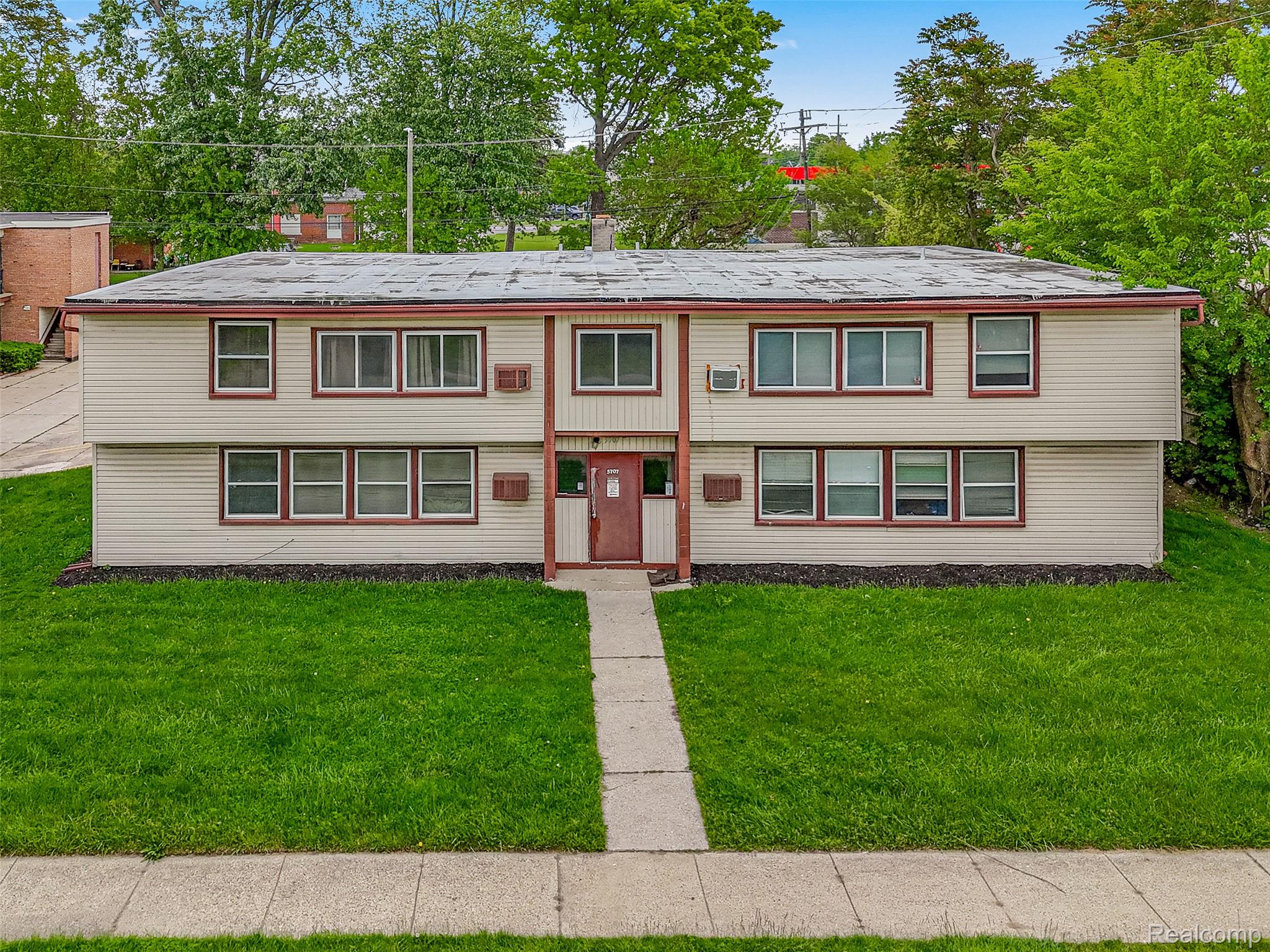 5701-5707 Woodward Street Property Photo 4