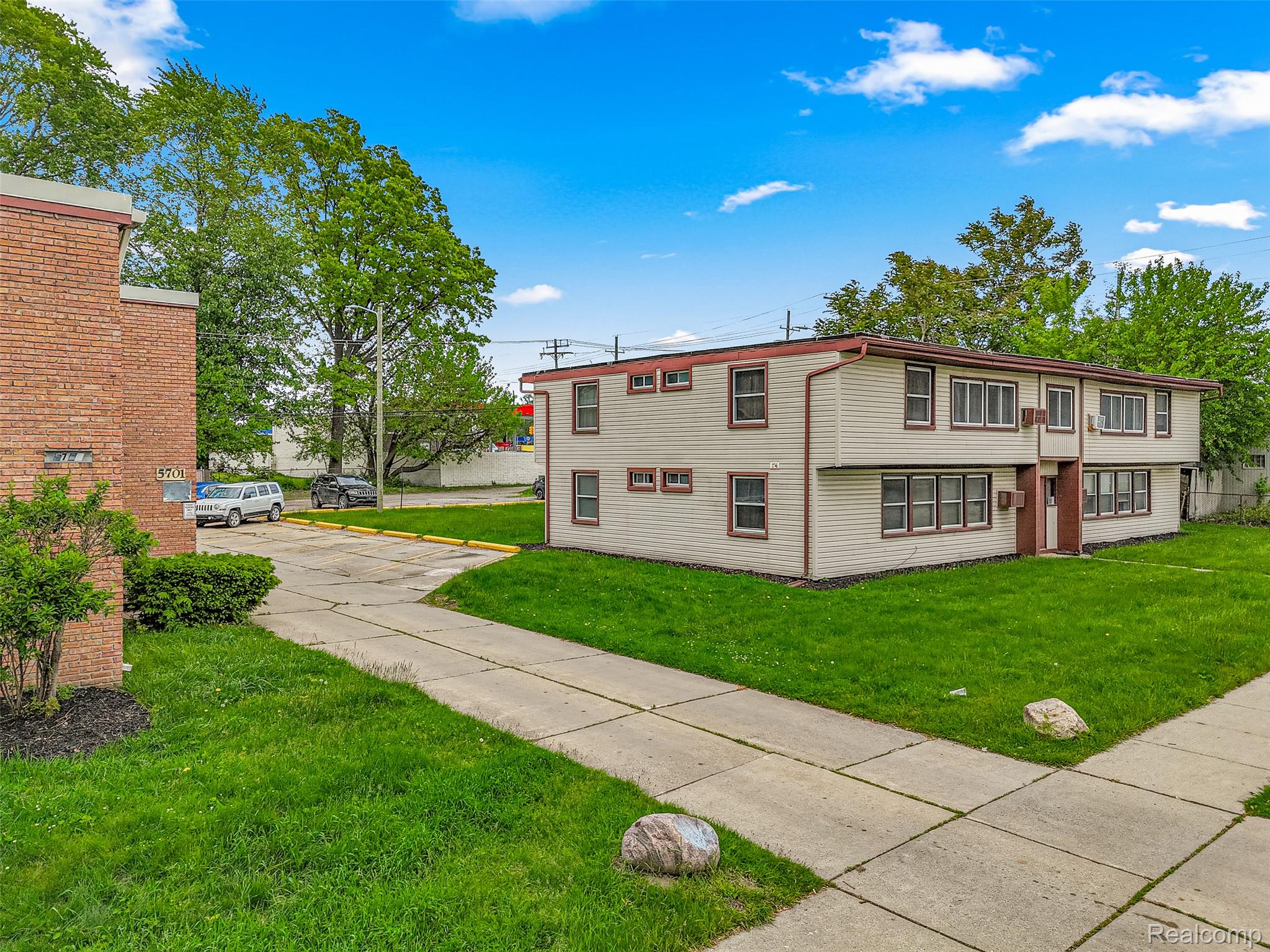 5701-5707 Woodward Street Property Photo 5
