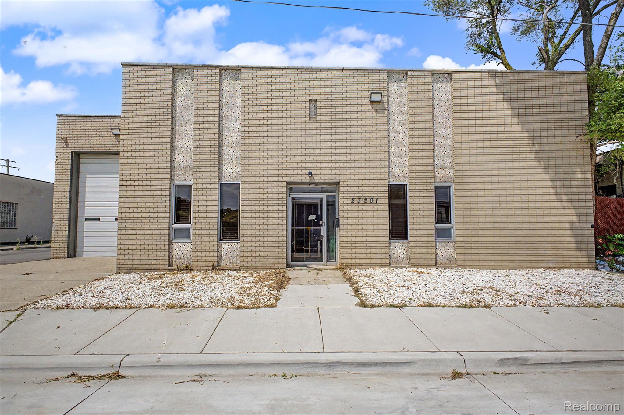 23201 Roseberry Avenue Property Photo 41