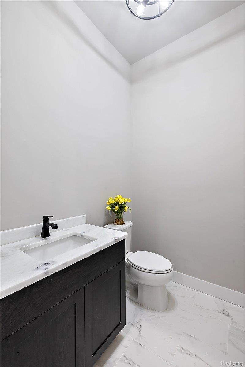 17827 Biscayne Drive Property Photo 26