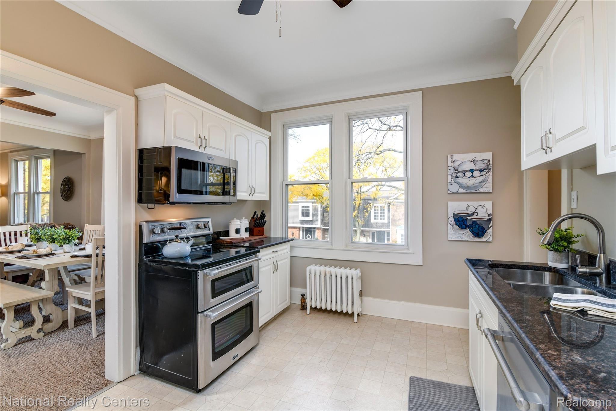 255 W Brown Street Property Photo 7