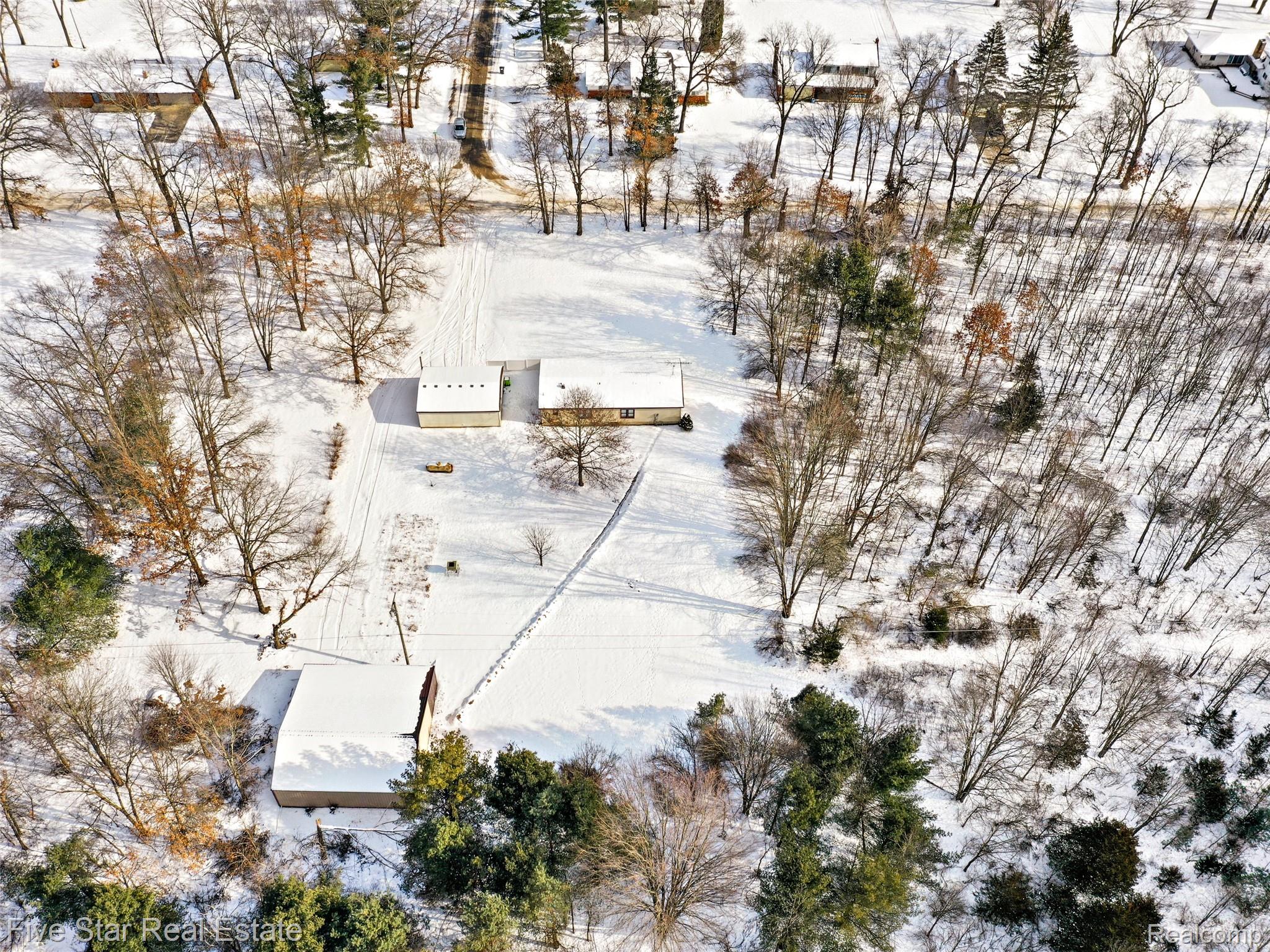 2185 Armond Road Property Photo 4