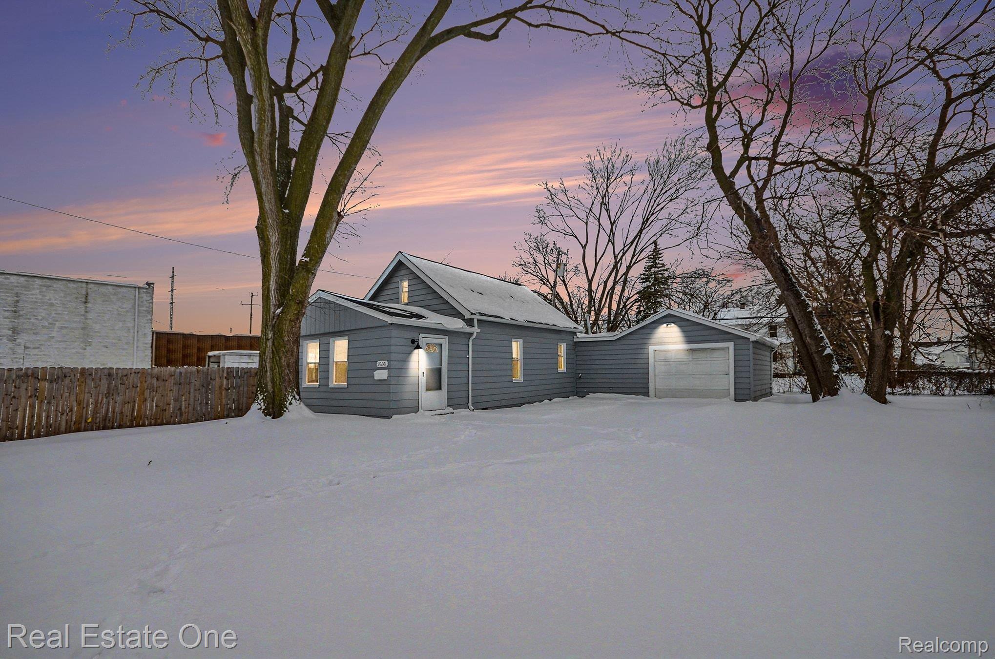 20801 Elroy Avenue Property Photo 1