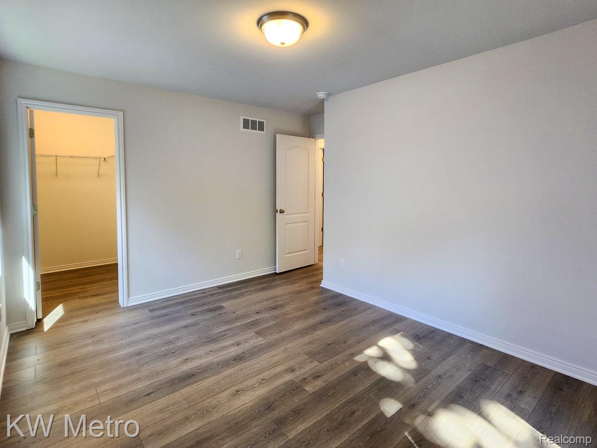 205 (immediate Occupancy) Whispering Pines Drive 11 Property Photo 10