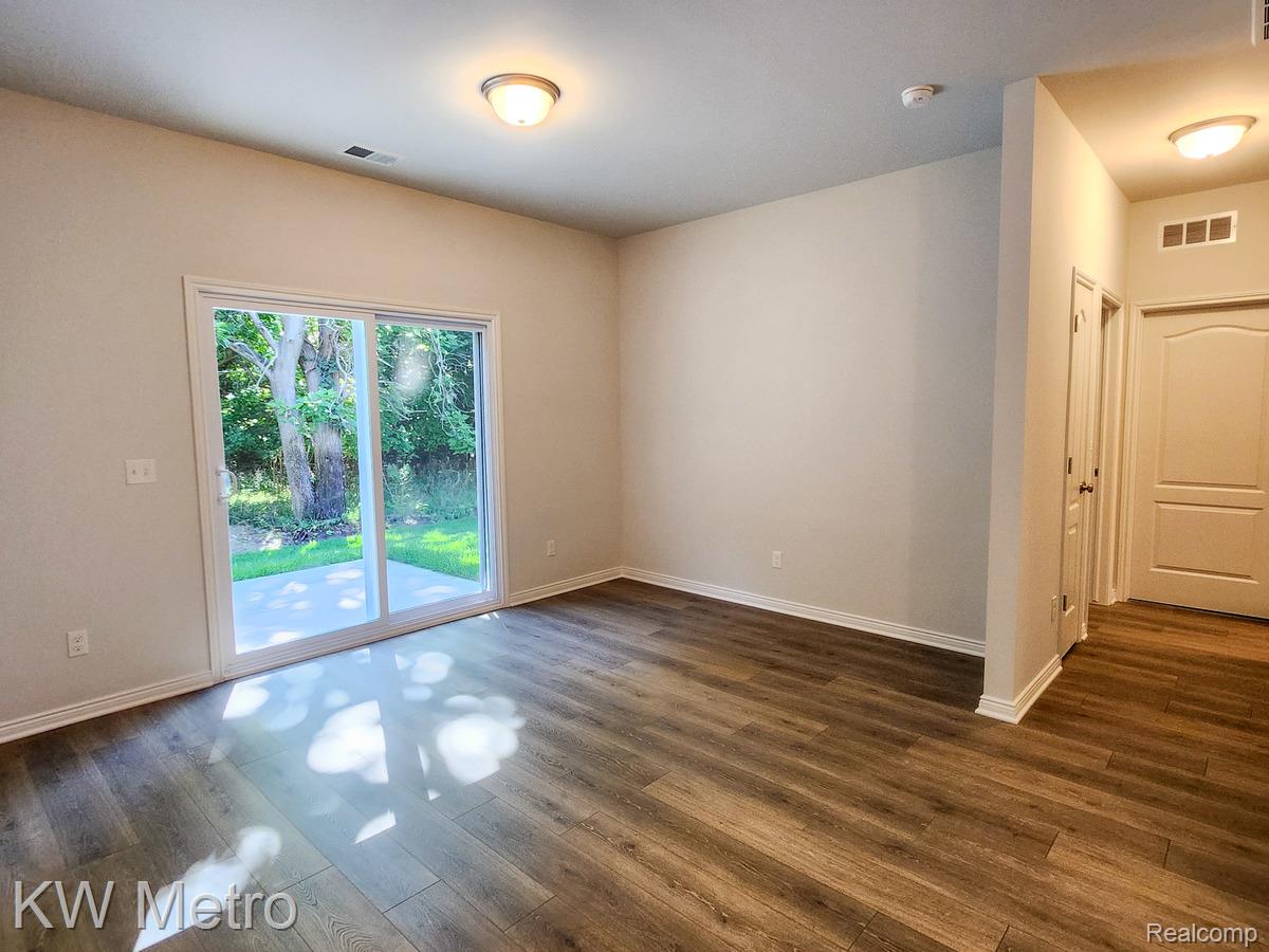 205 (immediate Occupancy) Whispering Pines Drive 11 Property Photo 14