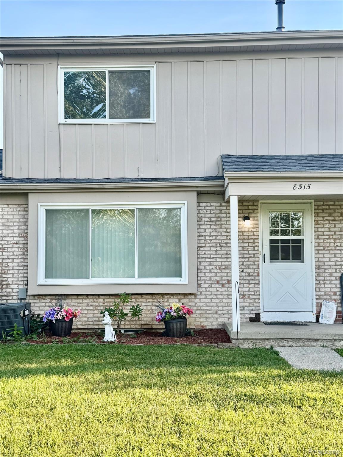 8315 Camelot Court Property Photo 1