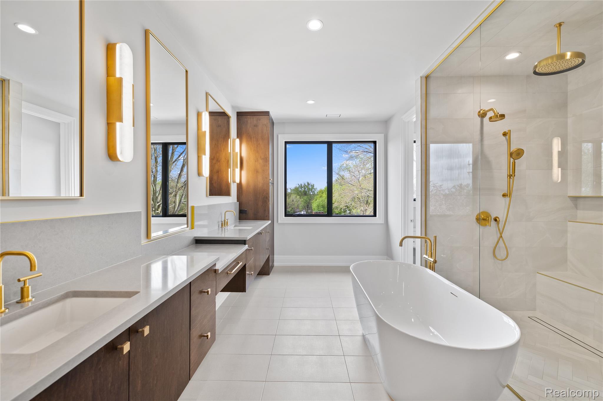 4554 Pinnacle Boulevard Property Photo 11