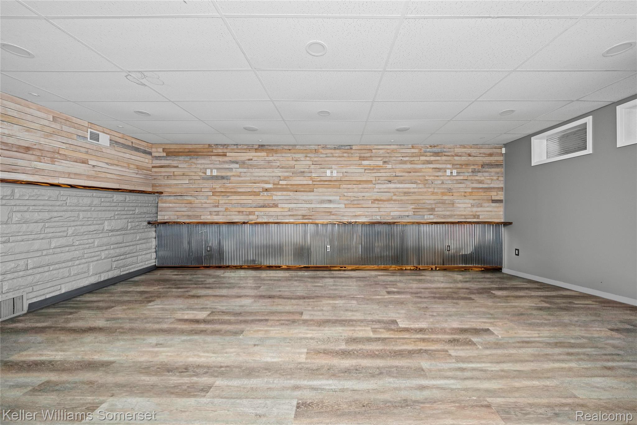 17503 Stephens Drive Property Photo 7