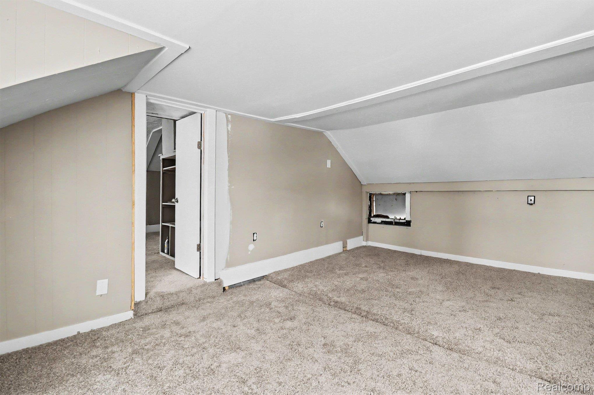 714 W 8th Street Property Photo 18