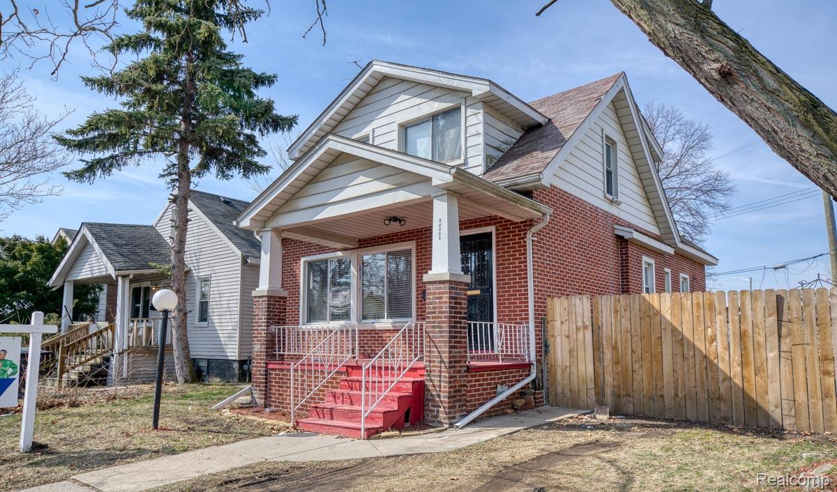 15509 Holmur Street Property Photo 2